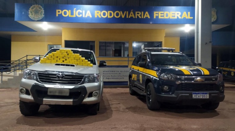 PRF intercepta transporte de 50 Kg de cocaína