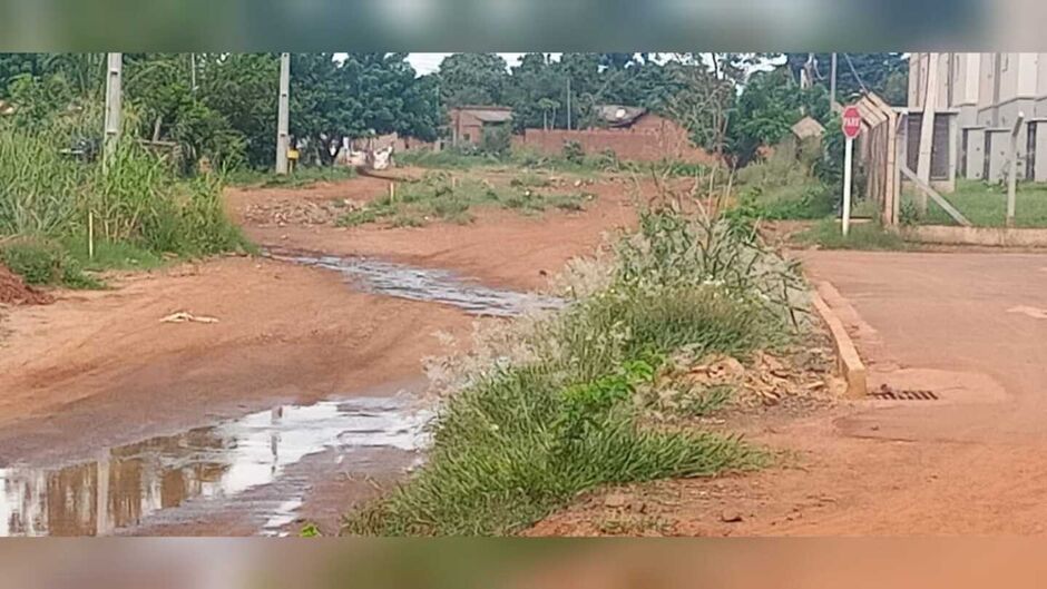 Esgoto foi arrumado e voltou a dar problema horas depois