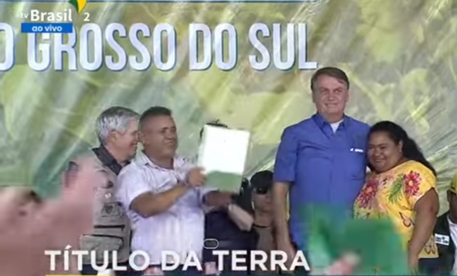 Bolsonaro entregou títulos de terra