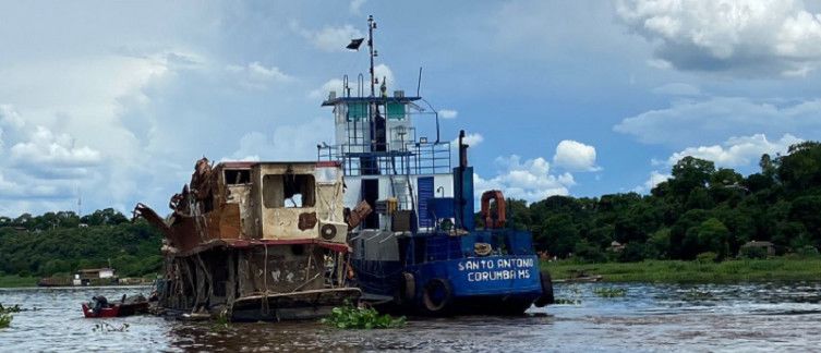 Barco foi retirado do rio após 86 dias de trabalhos