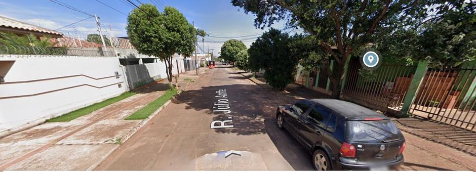 Casal invadiu o local no início da manhã