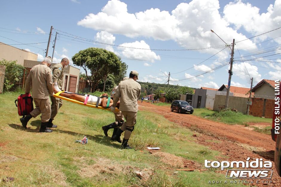 O Corpo de Bombeiros foi acionado e fez o resgate do homem