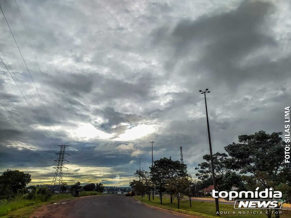 Tempo amanheceu bastante nublado em Campo Grande