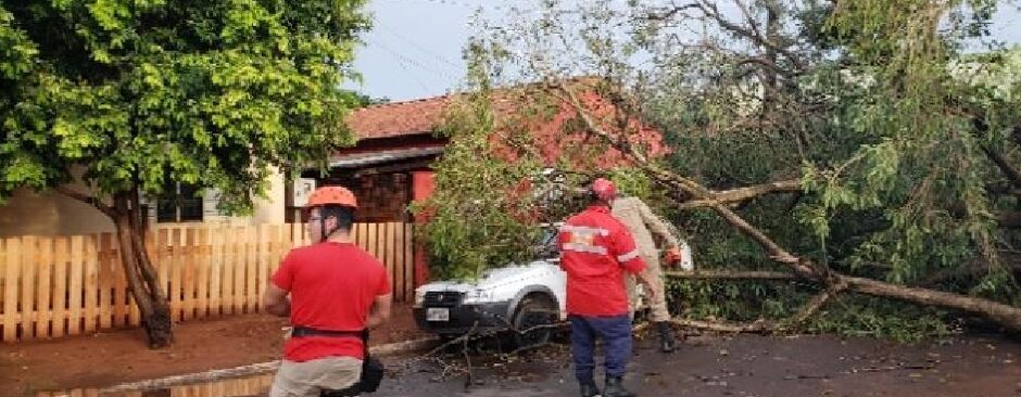 Chuva deixou rastro de destruição pelo município