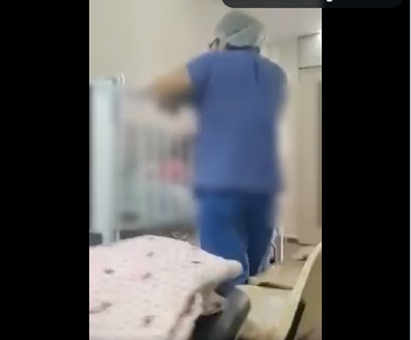 Atendimento de crianças em corredor choca leitor 