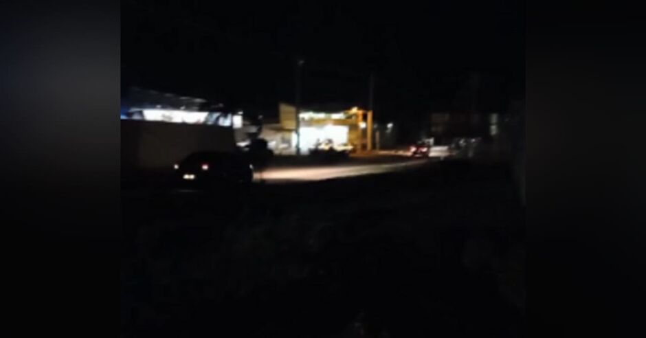 Moradores não aguentam mais escuridão no local