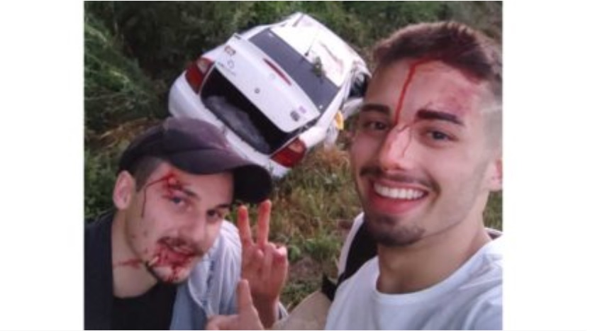 Amigos tiraram foto para saberem se estavam bem