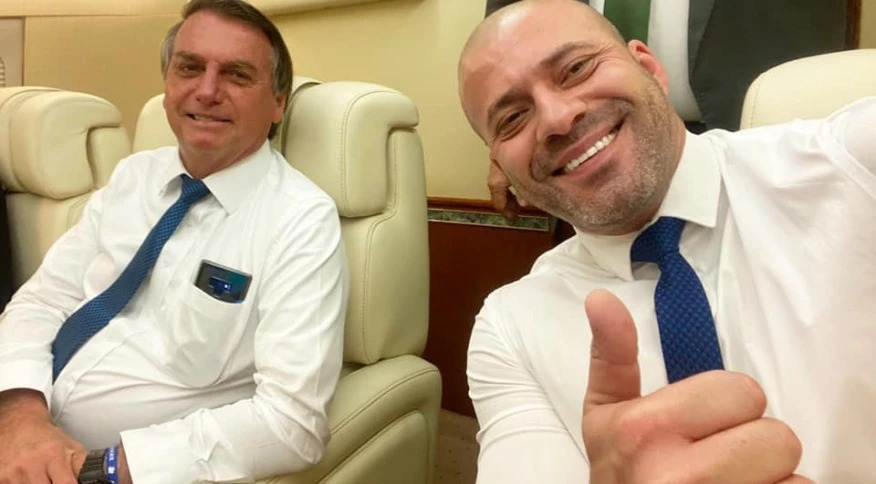 Bolsonaro concedeu indulto ao deputado Daniel Silveira