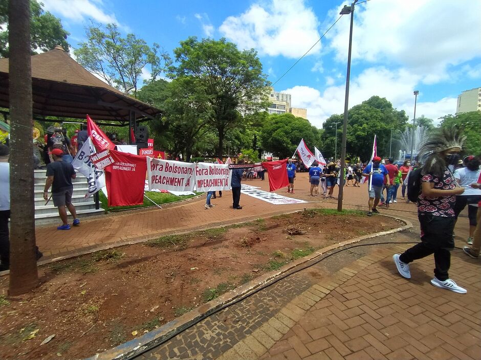 Frentes de defesa ao trabalhador realizam atividades