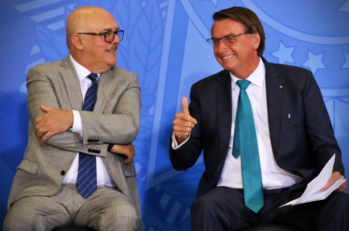 Bolsonaro e o ex-ministro Milton Ribeiro