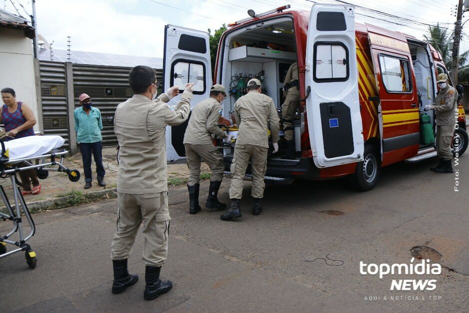 A vítima foi socorrida pelo Corpo de Bombeiros