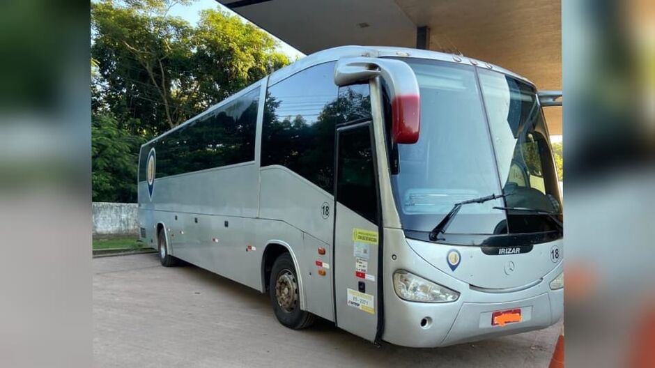 Ônibus foi apreendido com imigrantes ilegais