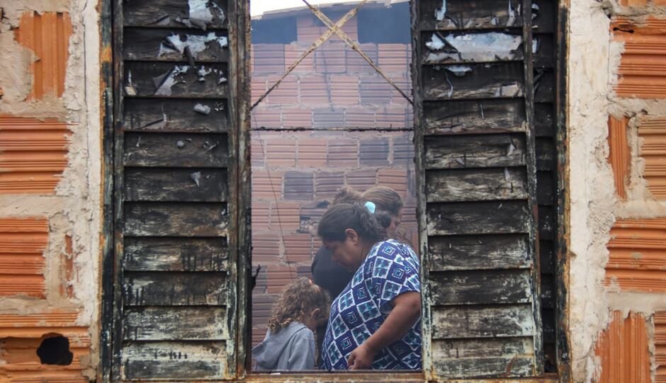 Família perdeu todos os bens com o incêndio