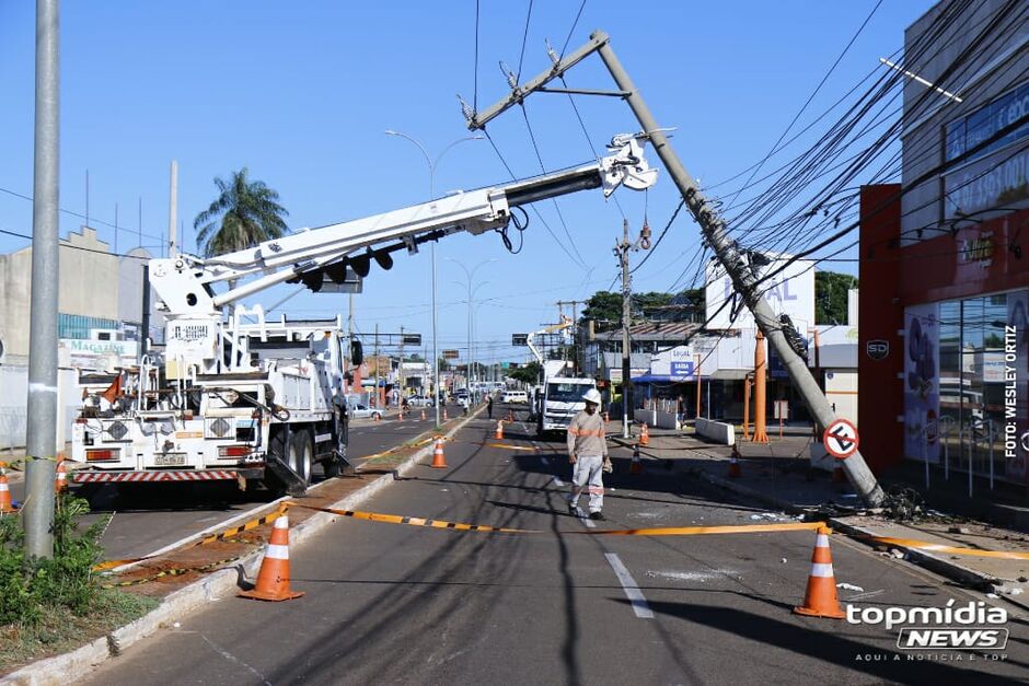 Equipes fizeram manutenção na rede elétrica