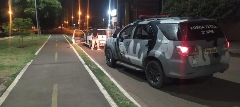 Acusados foram presos com o veículo da vítima