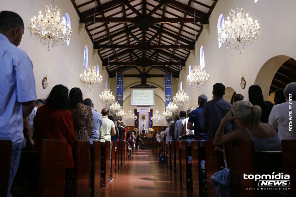 Igreja amanheceu lotada neste domingo