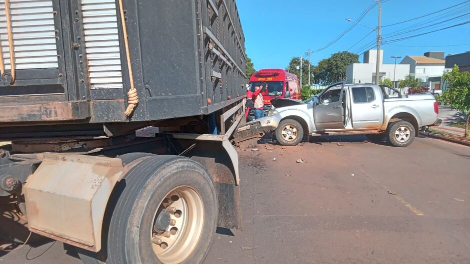 Caminhonete ficou destruída