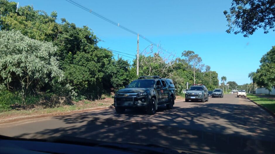 Policiais estão nas ruas para cumprirem os mandados expedidos
