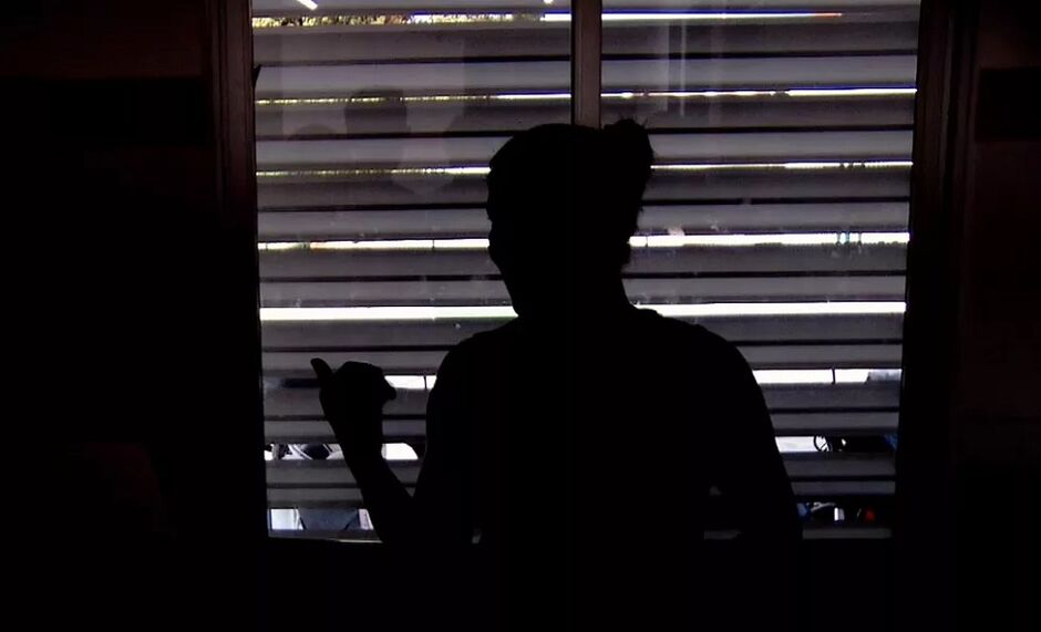 Mulher fez cirurgias e tentou golpe em médico 