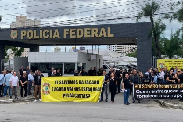 Policiais protestaram contra Bolsonaro