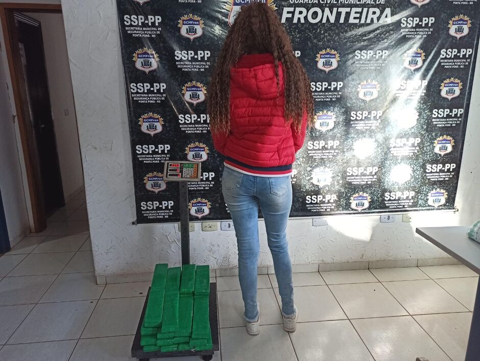 Jovem foi presa em um terminal rodoviário