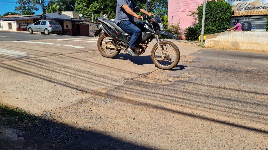 Buraco tem causado prejuízo aos motoristas