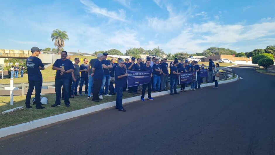 Protesto aconteceu na manhã desta quinta-feira