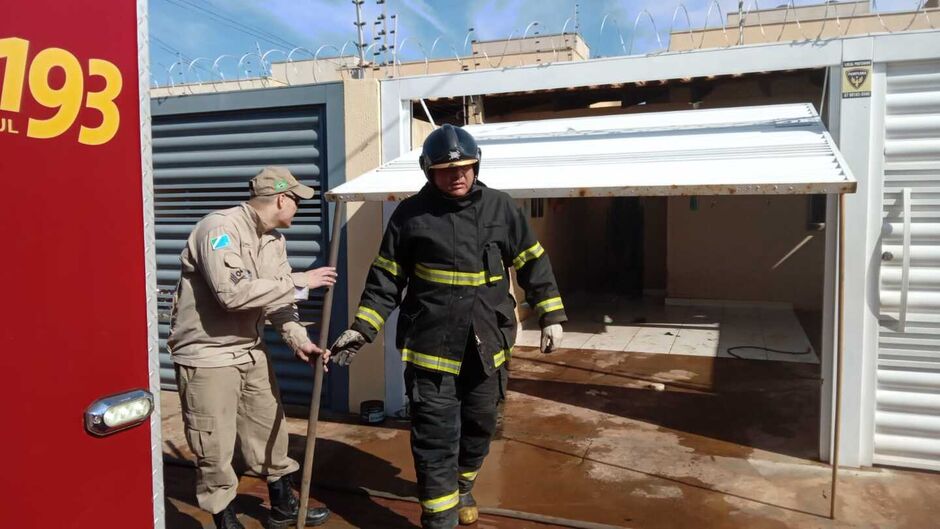 O Corpo de Bombeiros conseguiu conter as chamas