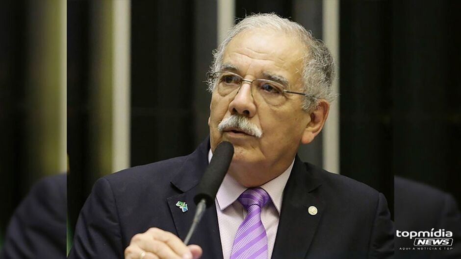 Deputado se justificou nas redes sociais