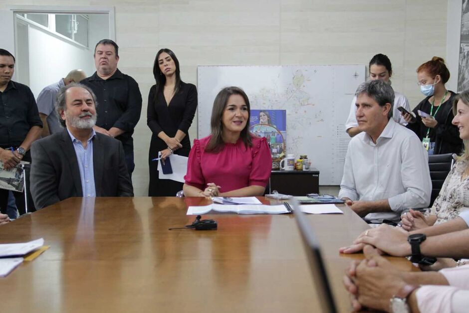 Prefeita assinou convênio com a CEF para iniciar obras de asfalto