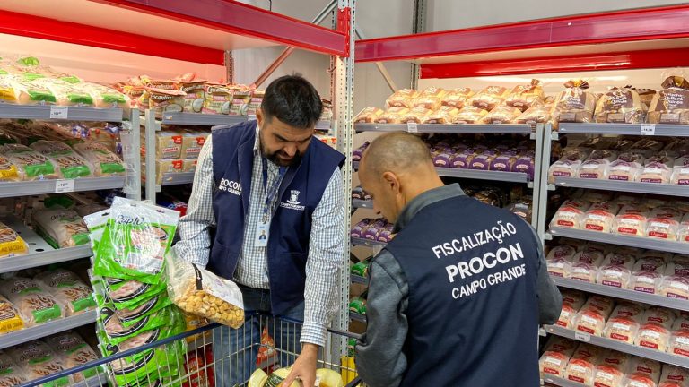 Produtos estavam em promoção, mas vencidos