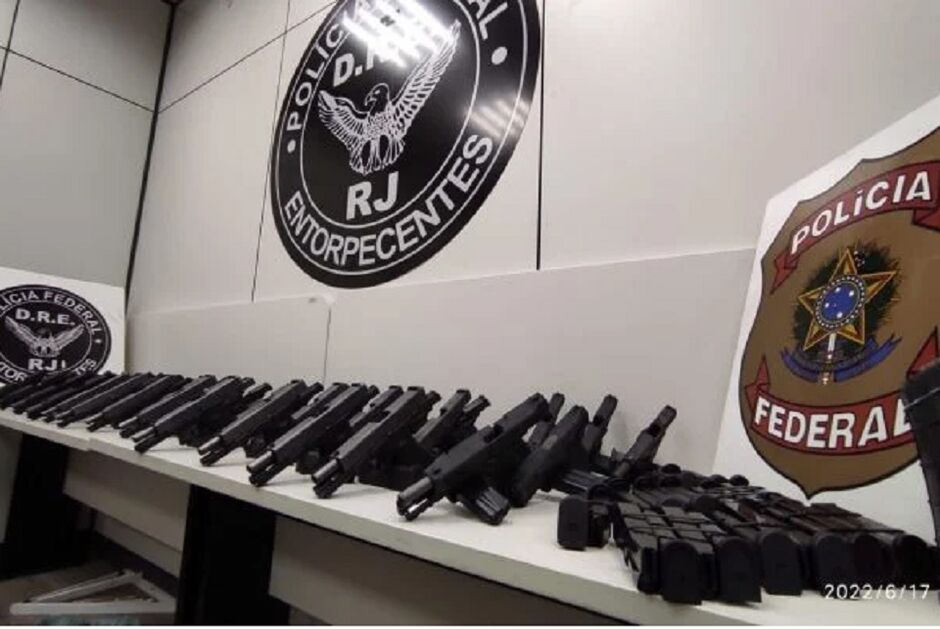 As armas estavam dentro do tanque de combustível do veículo