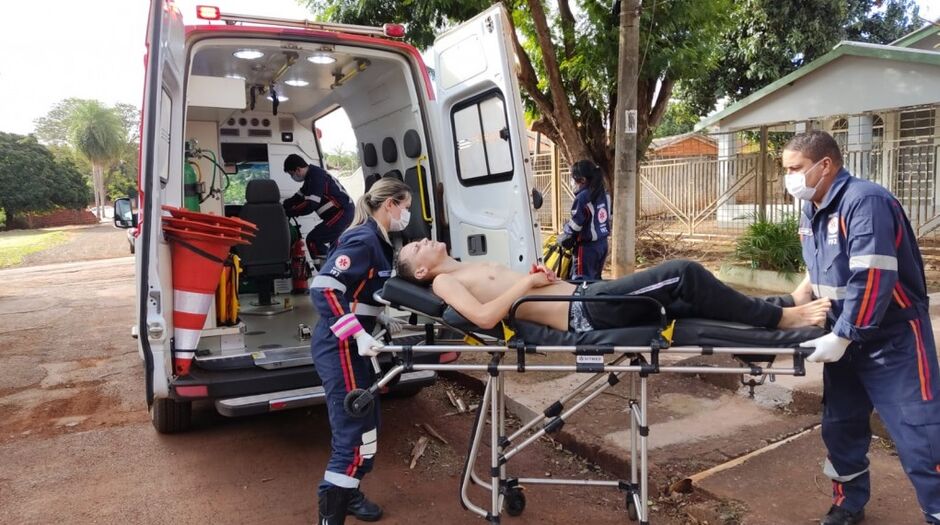 Jovem foi atingido por quatro tiros