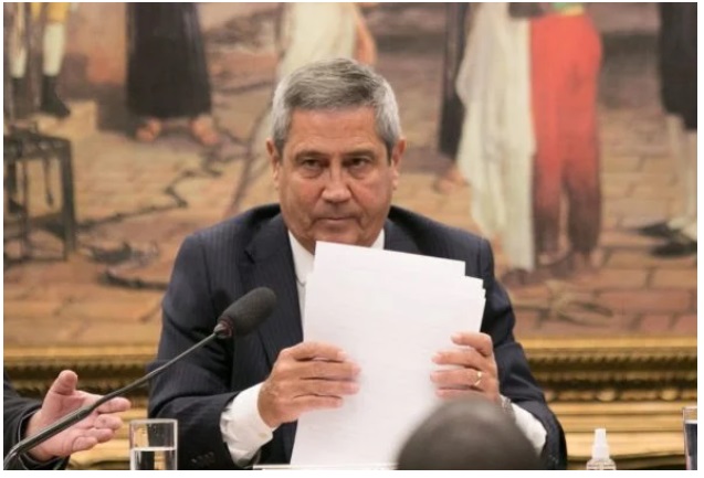 Ex-ministro Walter Braga Netto indicou ao PL que não abrirá mão de ser vice