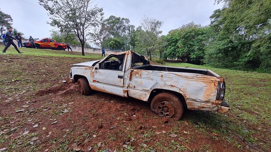 Silverado escapou de cair em segundo barranco