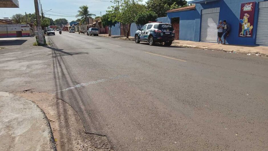 O ciclista caiu, bateu a cabeça e desmaiou