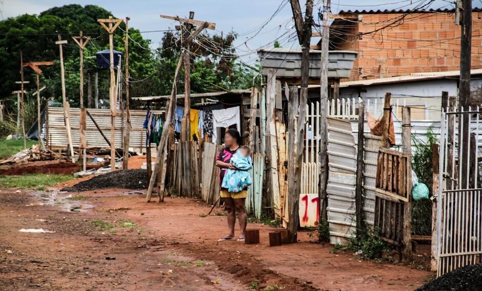 Em um país em crise, mulheres são as que mais sofrem com a fome e avanço da pobreza