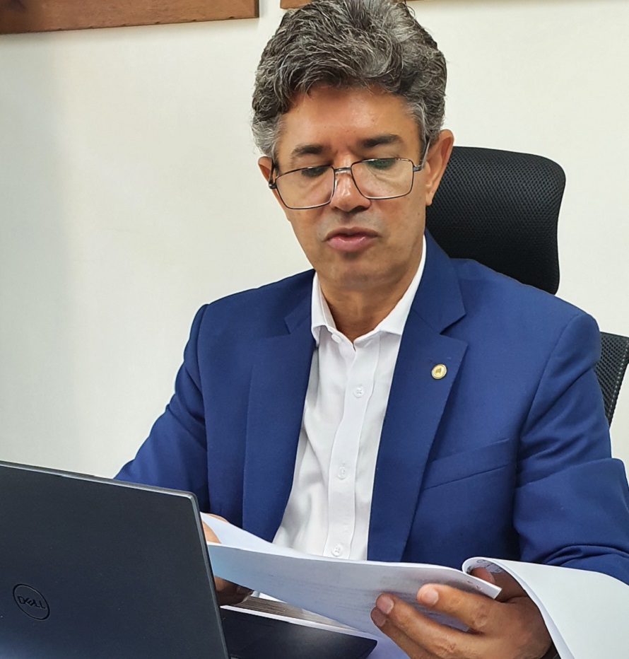 Rinaldo Modesto pede respeito às mulheres 