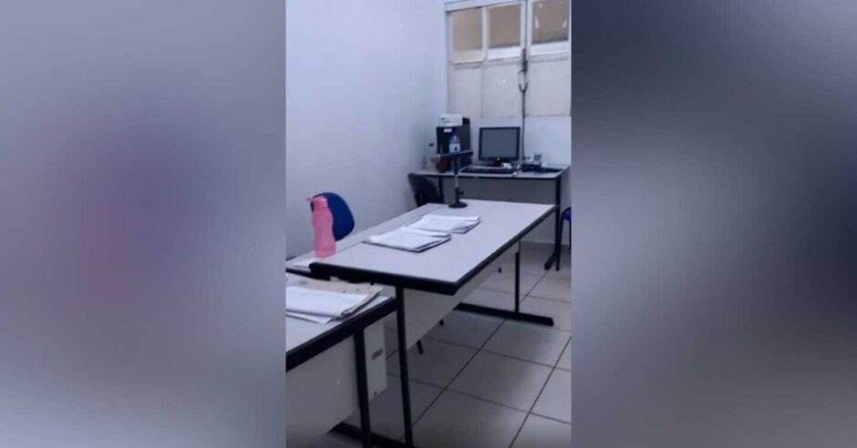 Não tinha nenhum enfermeiro atendendo na sala de triagem