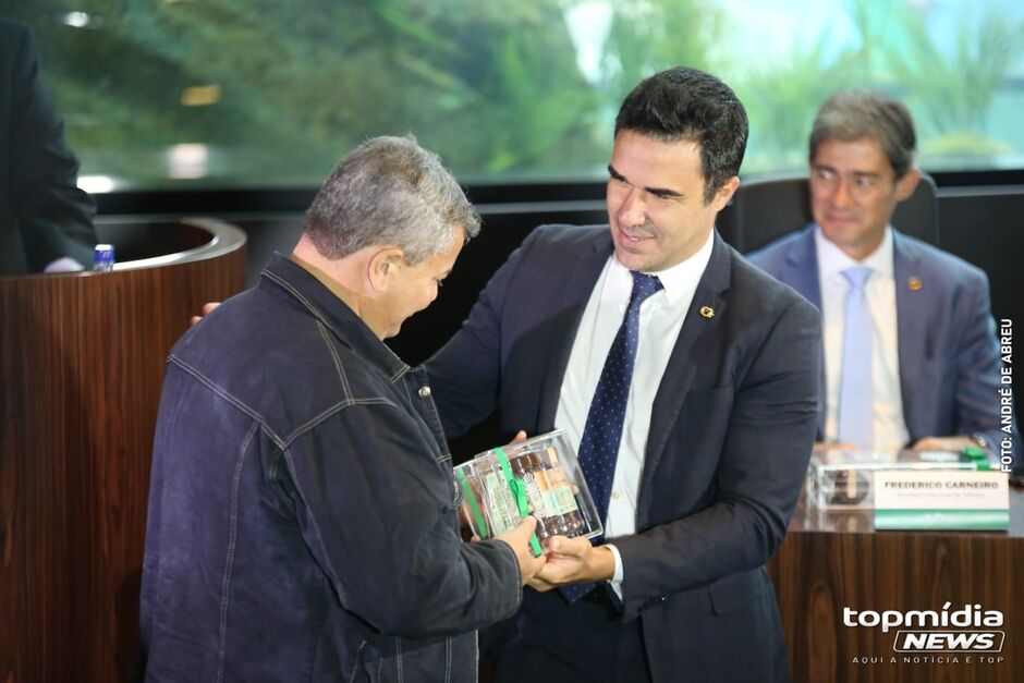 Fátima Nascimento recebeu a CNH na manhã desta quarta-feira