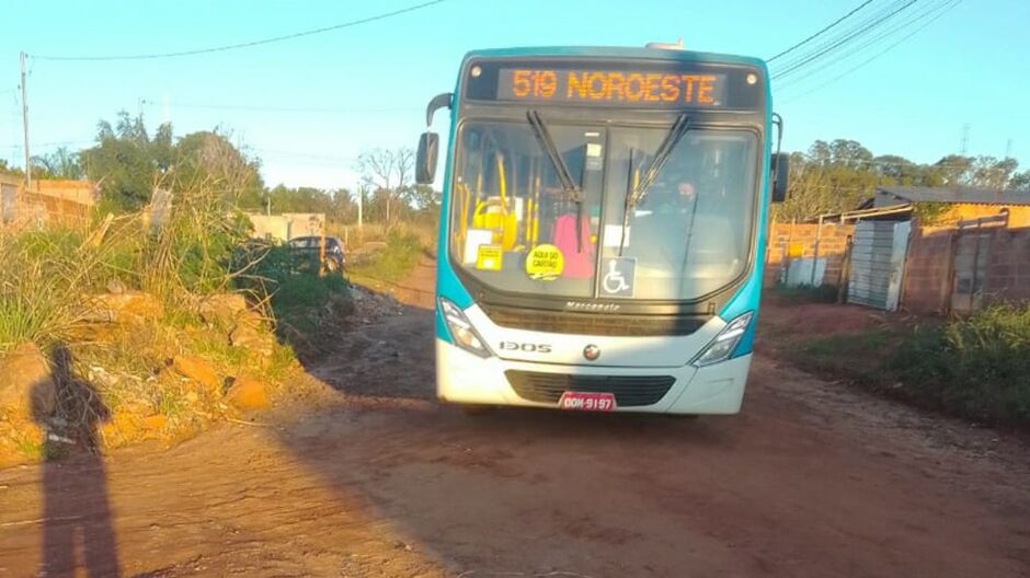 Linha começou a passar na rua que antes era 'esquecida'