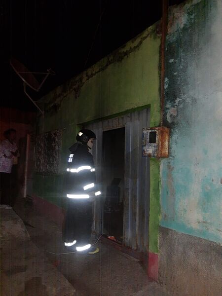 Incêndio destruiu um cômodo da casa 