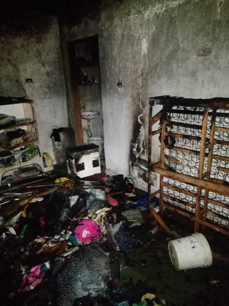 Incêndio destruiu um cômodo da casa 