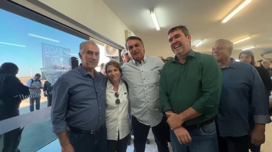 Bolsonaro foi recebido por políticos de MS
