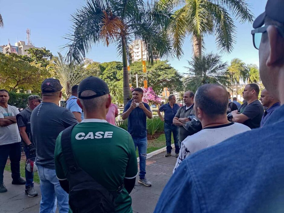 Movimento grevista esteve no Paço Municipal