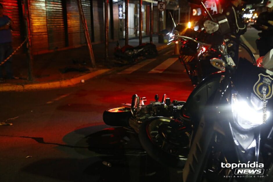 Motos ficaram bastante danificadas após acidente