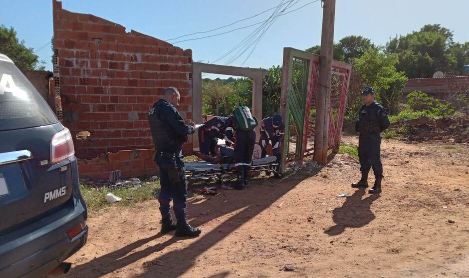 Homem foi baleado em área de invasão
