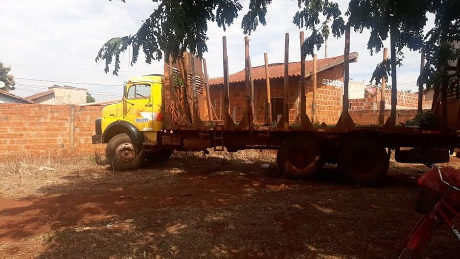 Caminhão invadiu a calçada e atingiu a criança