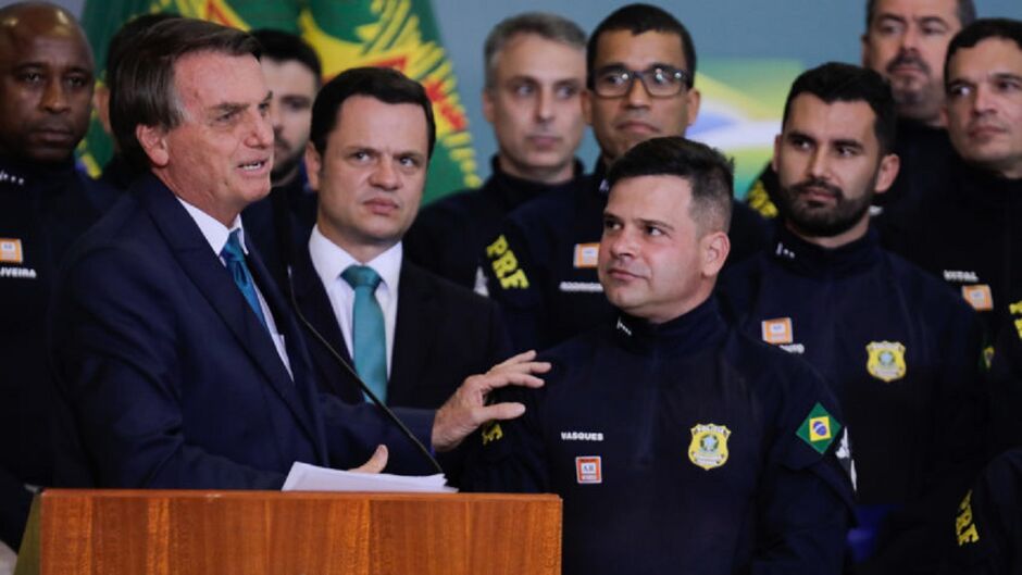 Bolsonaro justificou veto para reajustes de carreiras policiais 