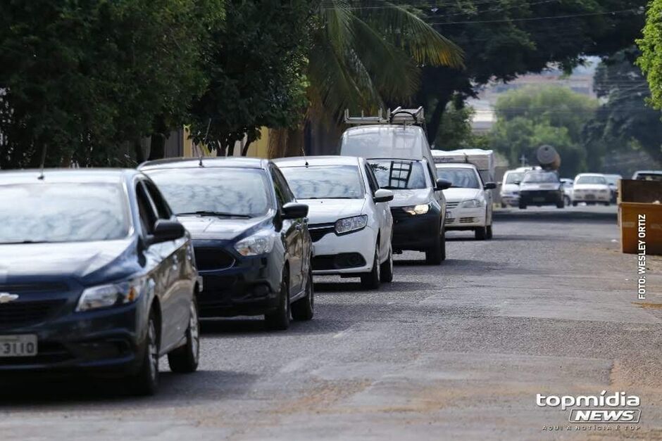 Motoristas passam por dificuldades em estacionar nas ruas e optam pelo estacionamento privado